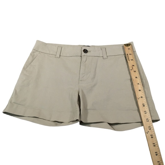 GAP Relaxed Girlfriend Tan Khaki Stretch Shorts - Women’s 2 - Picture 5 of 13